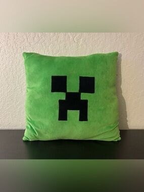 RARE EXCLUSIVE Creeper Green Plush Pillow Minecraft Stuffed Animal Toy 14”X 15”